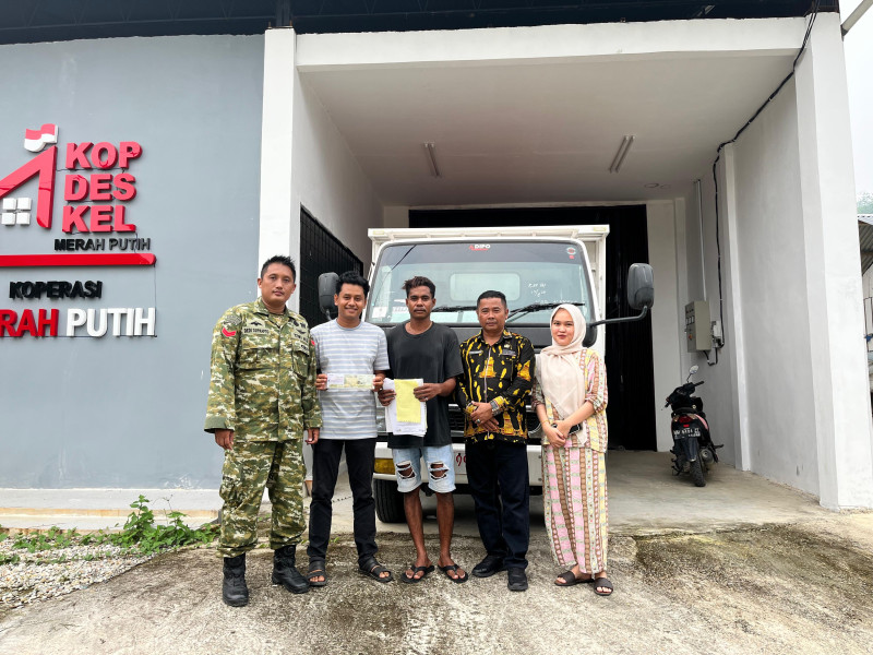 Koperasi Merah Putih Desa Koto Mesjid Terima Mobil Operasional